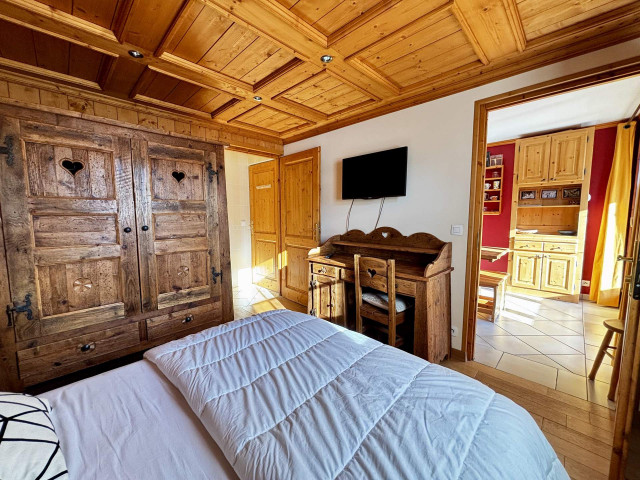 _lv_images__lot_0000970390_08_7407989