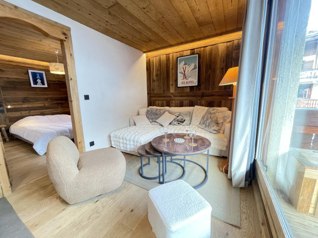 _lv_images__lot_0000970391_01_7706536