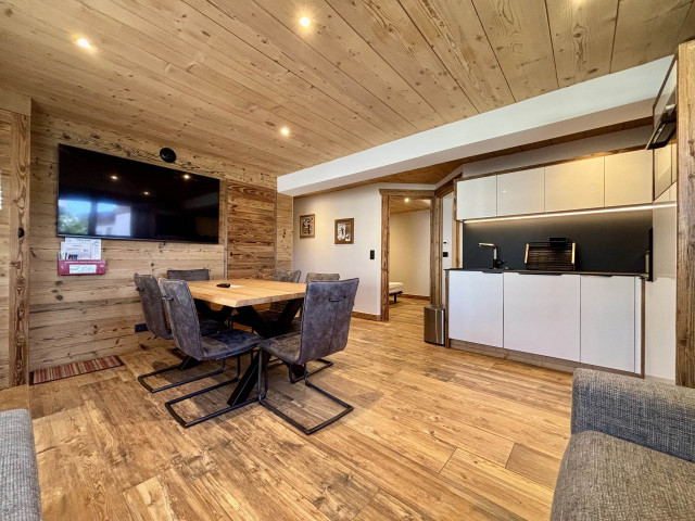 _lv_images__lot_0000970395_01_7679360