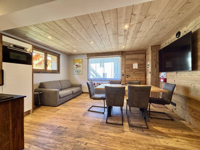 _lv_images__lot_0000970395_08_7720609