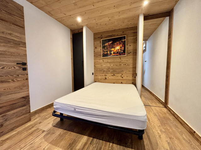 _lv_images__lot_0000970395_10_7679381