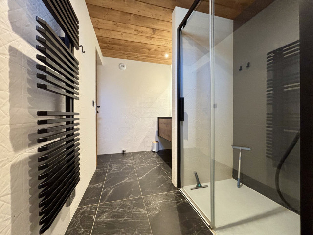 _lv_images__lot_0000970395_11_7725970