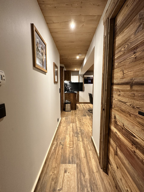 _lv_images__lot_0000970395_14_7090296