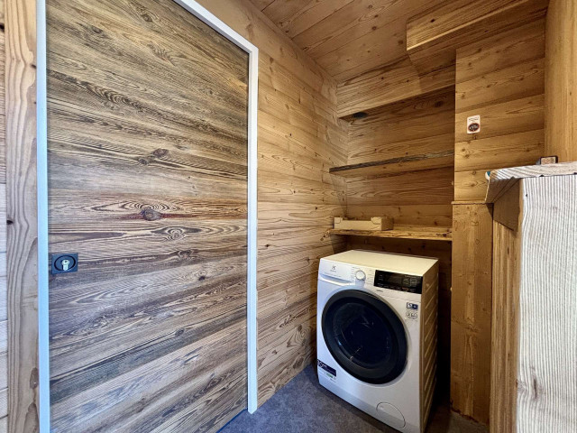 _lv_images__lot_0000970395_16_7739122