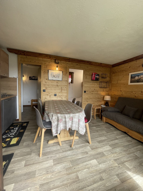 _lv_images__lot_0000970398_02_7073525