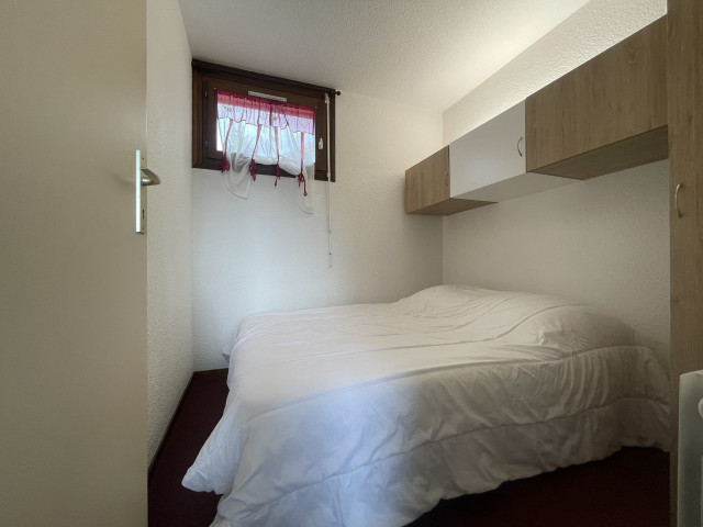 _lv_images__lot_0000970398_04_7073528