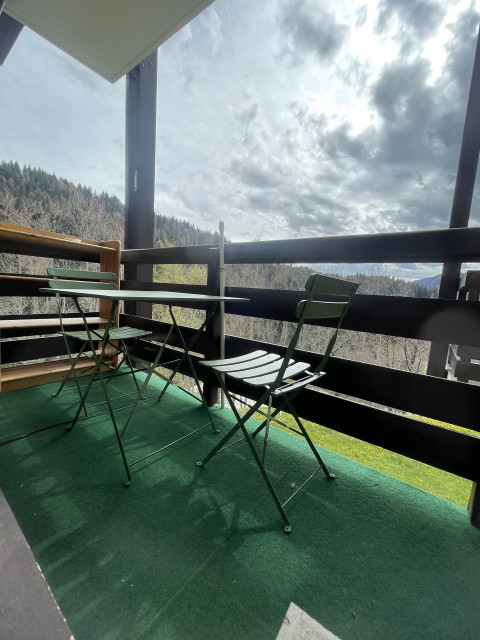 _lv_images__lot_0000970398_06_6906879