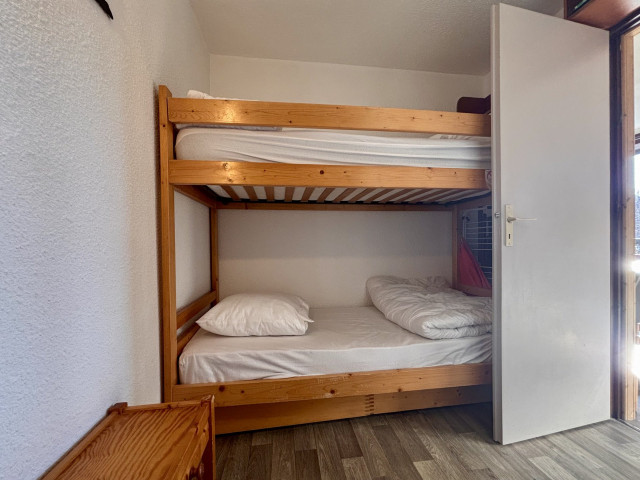 _lv_images__lot_0000970398_12_7754620