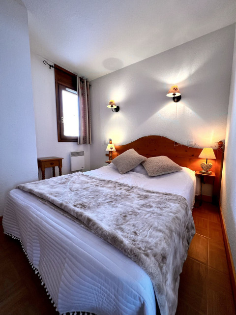 _lv_images__lot_0000970399_04_6765595