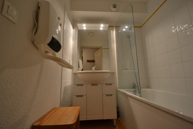 _lv_images__lot_0000970399_06_6939569