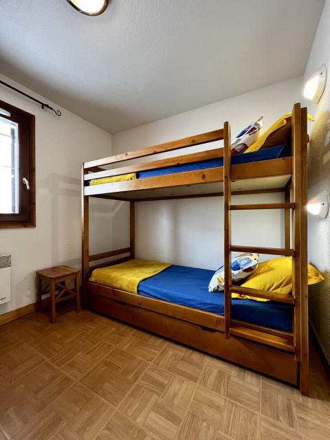 _lv_images__lot_0000970399_07_6765600