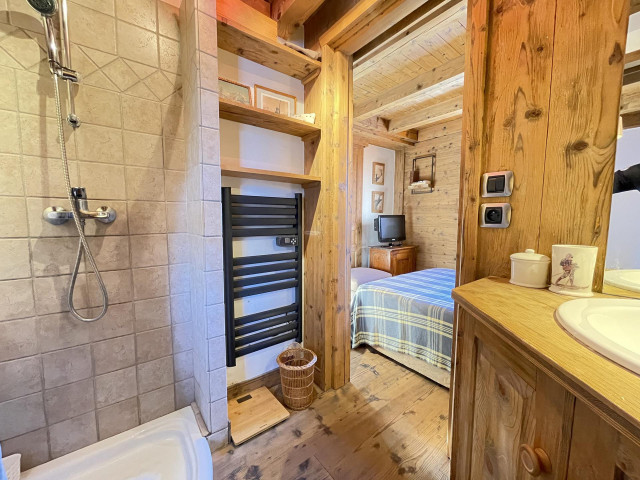 _lv_images__lot_0000970400_07_7293178