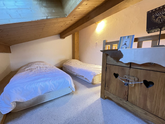 _lv_images__lot_0000970400_12_7293183