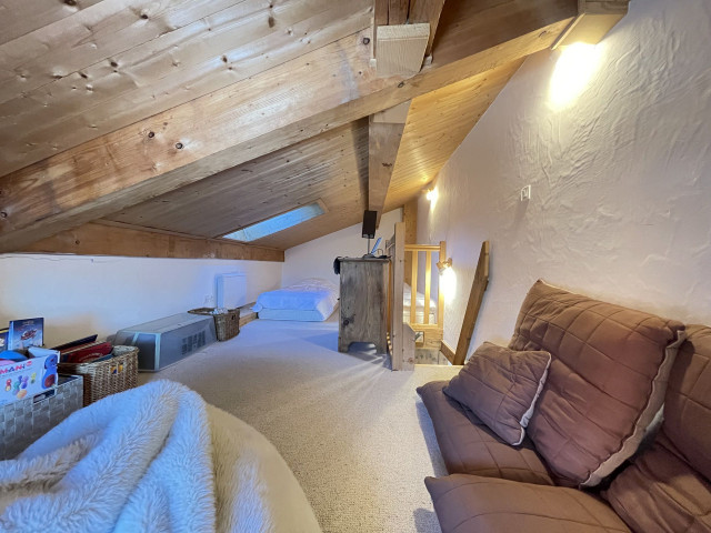 _lv_images__lot_0000970400_13_7503934