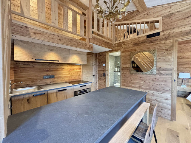 _lv_images__lot_0000970401_06_7762242