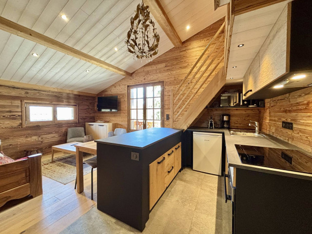 _lv_images__lot_0000970401_09_7740290