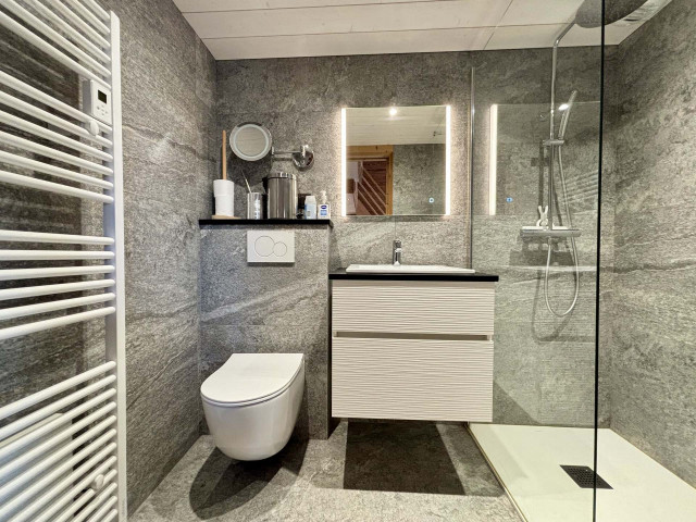 _lv_images__lot_0000970401_12_7762248