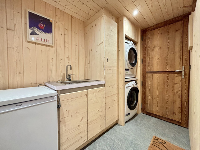 _lv_images__lot_0000970401_13_7756727