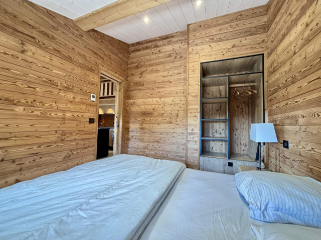 _lv_images__lot_0000970401_15_7762251