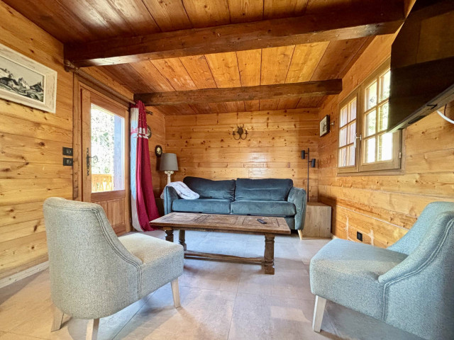 _lv_images__lot_0000970402_02_7744817