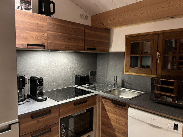 _lv_images__lot_0000970402_13_6960563