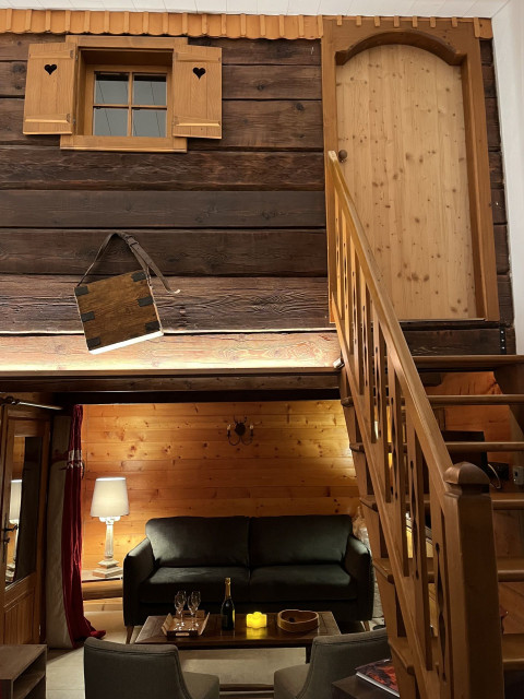 _lv_images__lot_0000970402_16_6939848