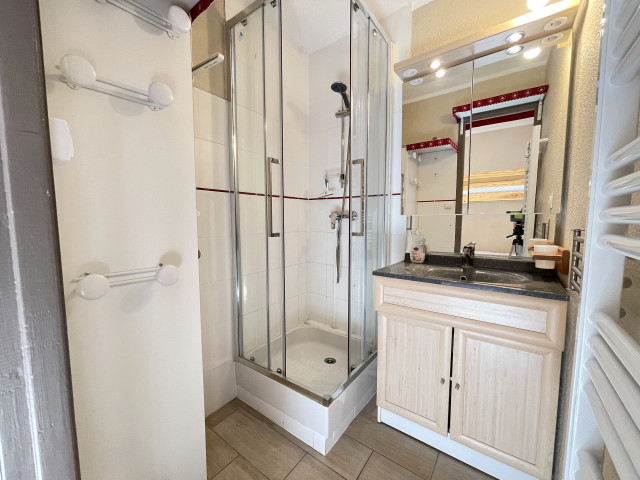 _lv_images__lot_0000970403_06_7430232