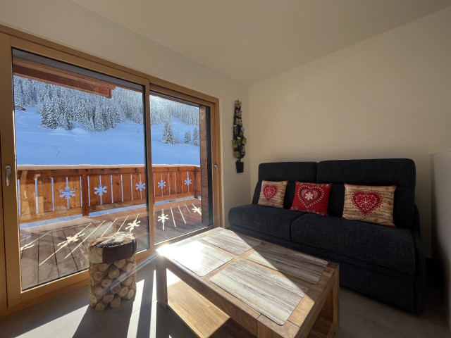 _lv_images__lot_0000970404_03_6909773