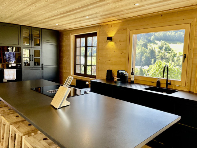 _lv_images__lot_0000970405_02_6846383