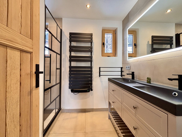 _lv_images__lot_0000970405_07_7335638