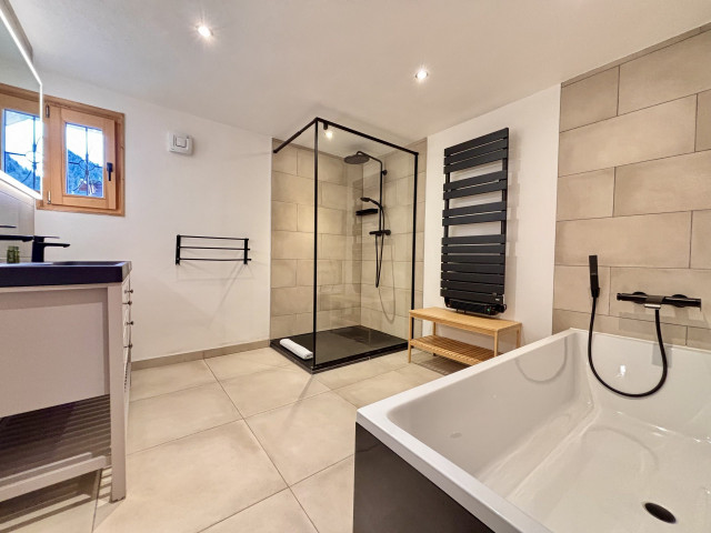 _lv_images__lot_0000970405_12_7330915