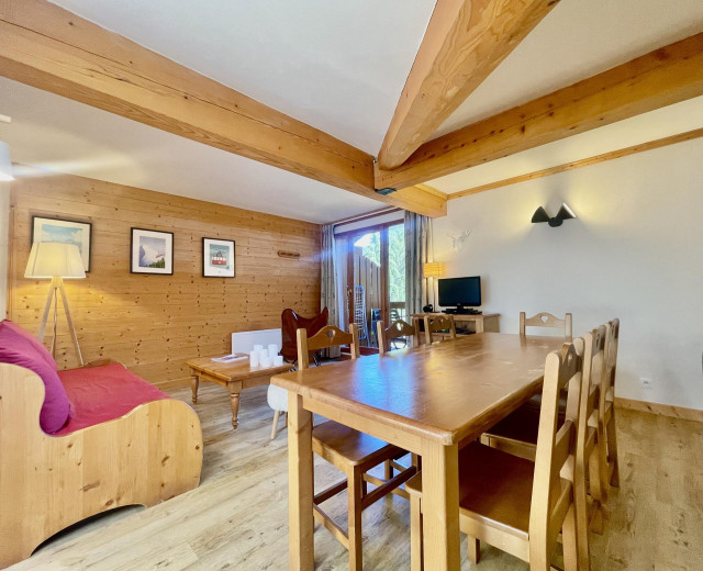 _lv_images__lot_0000970407_04_7670333