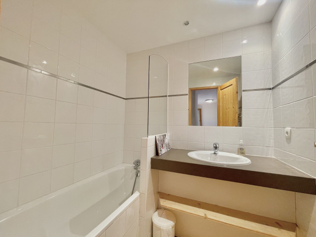 _lv_images__lot_0000970407_08_6764647