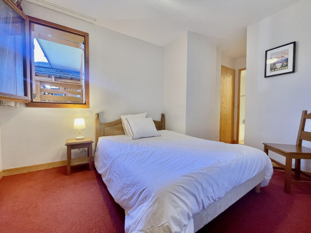 _lv_images__lot_0000970407_09_6946168