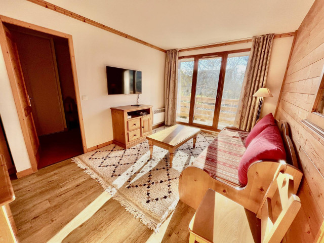 _lv_images__lot_0000970408_04_7670901