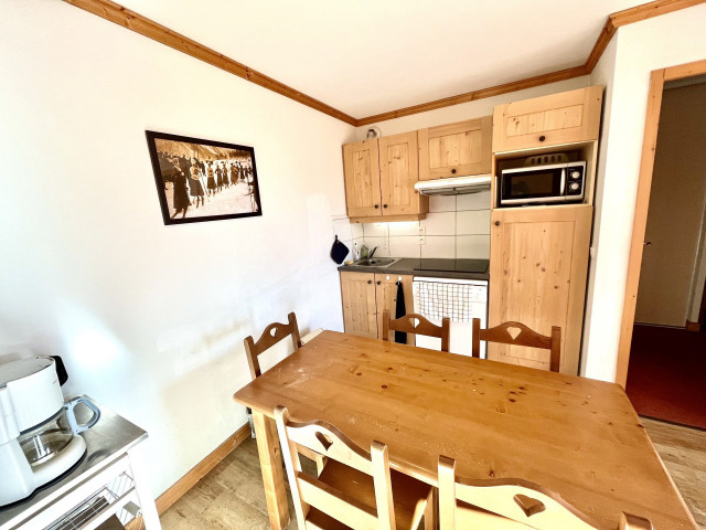 _lv_images__lot_0000970408_05_7670902