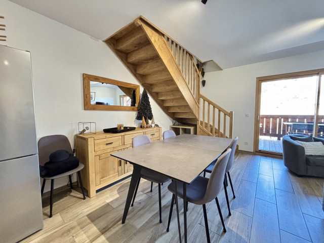 _lv_images__lot_0000970414_10_7757013