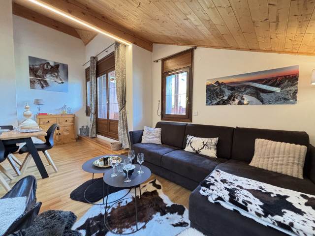 _lv_images__lot_0000970415_01_7287774