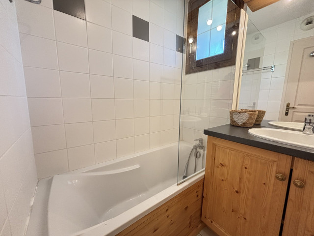 _lv_images__lot_0000970415_08_7638583