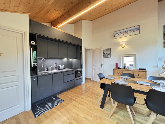 _lv_images__lot_0000970415_10_7463271