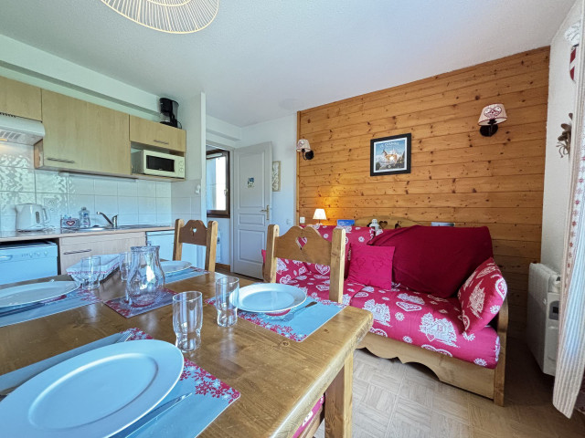 _lv_images__lot_0000970417_03_7187147