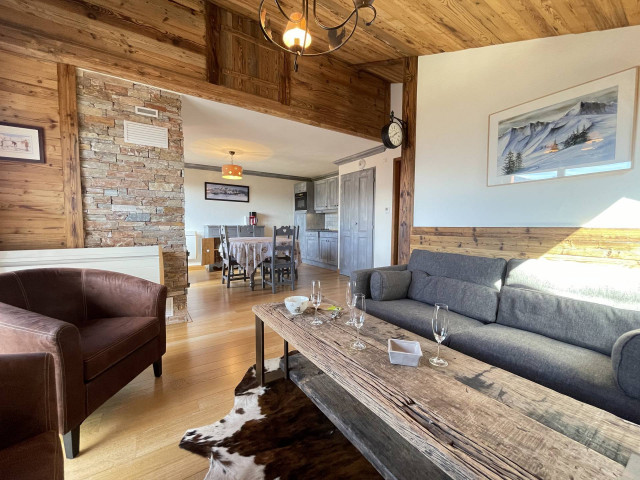 _lv_images__lot_0000970420_01_7688287