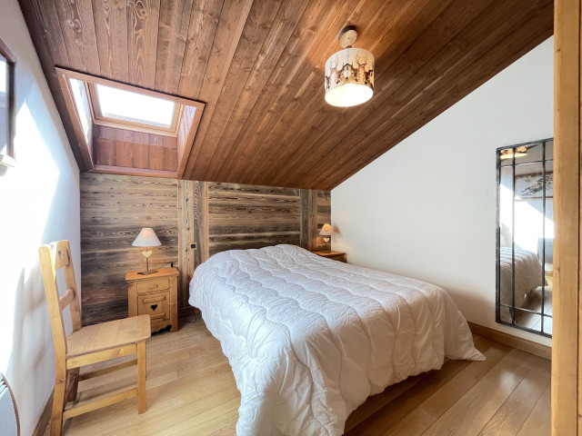 _lv_images__lot_0000970420_03_7378978