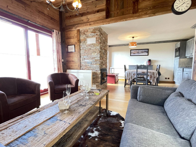 _lv_images__lot_0000970420_05_7096760