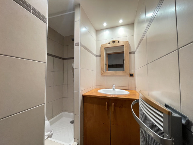 _lv_images__lot_0000970420_07_7562516