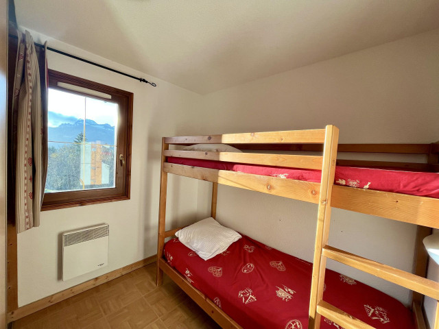 _lv_images__lot_0000970421_10_7286907