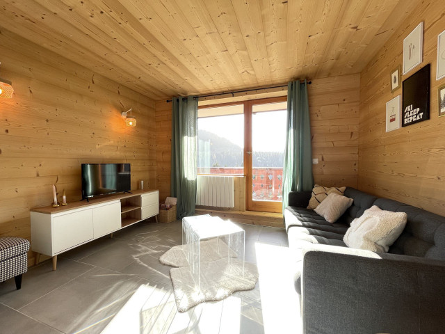 _lv_images__lot_0000970422_03_6978992 _lv_images__lot_0000970422_03_6978992