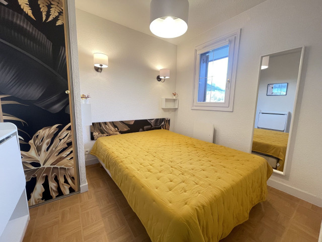 _lv_images__lot_0000970425_04_7596704