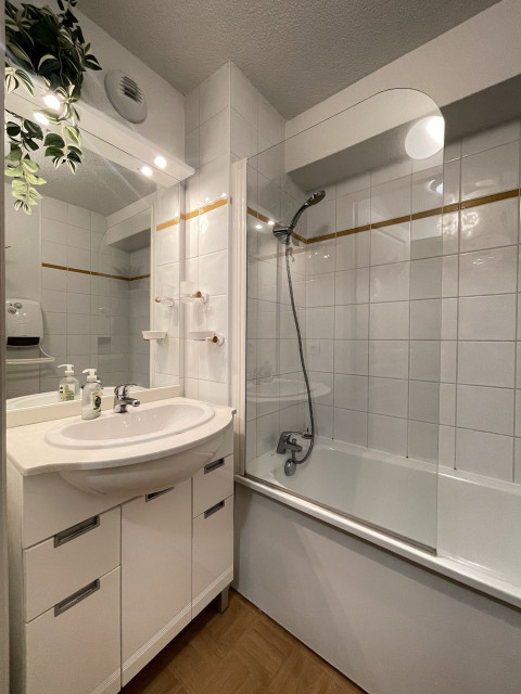 _lv_images__lot_0000970425_06_6829360 _lv_images__lot_0000970425_06_6829360