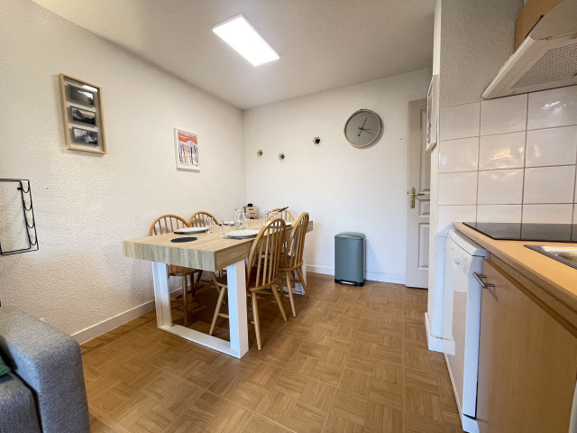 _lv_images__lot_0000970425_08_7496710